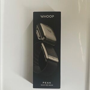 Whoop Peak Fitness Tracker